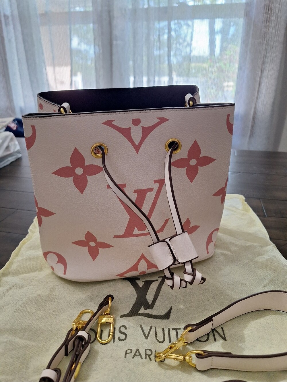 Pink & White Drawstring Crossbody - Picture 5 of 6